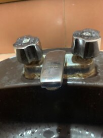 No hot water in both sinks