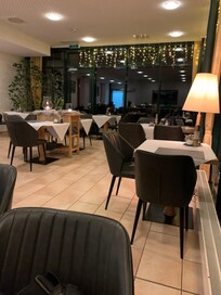 Restaurant sehr gemĂŒtlich, ladet zum Verweilen ein