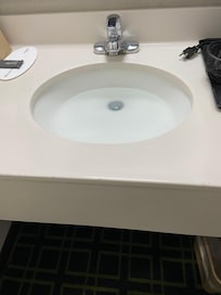 Clog sink