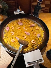 Alicante seafood paella was excellent!