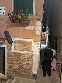 Avenue close by