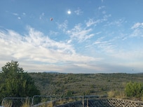 Amazing view! Hot air balloons floated by in the morning.