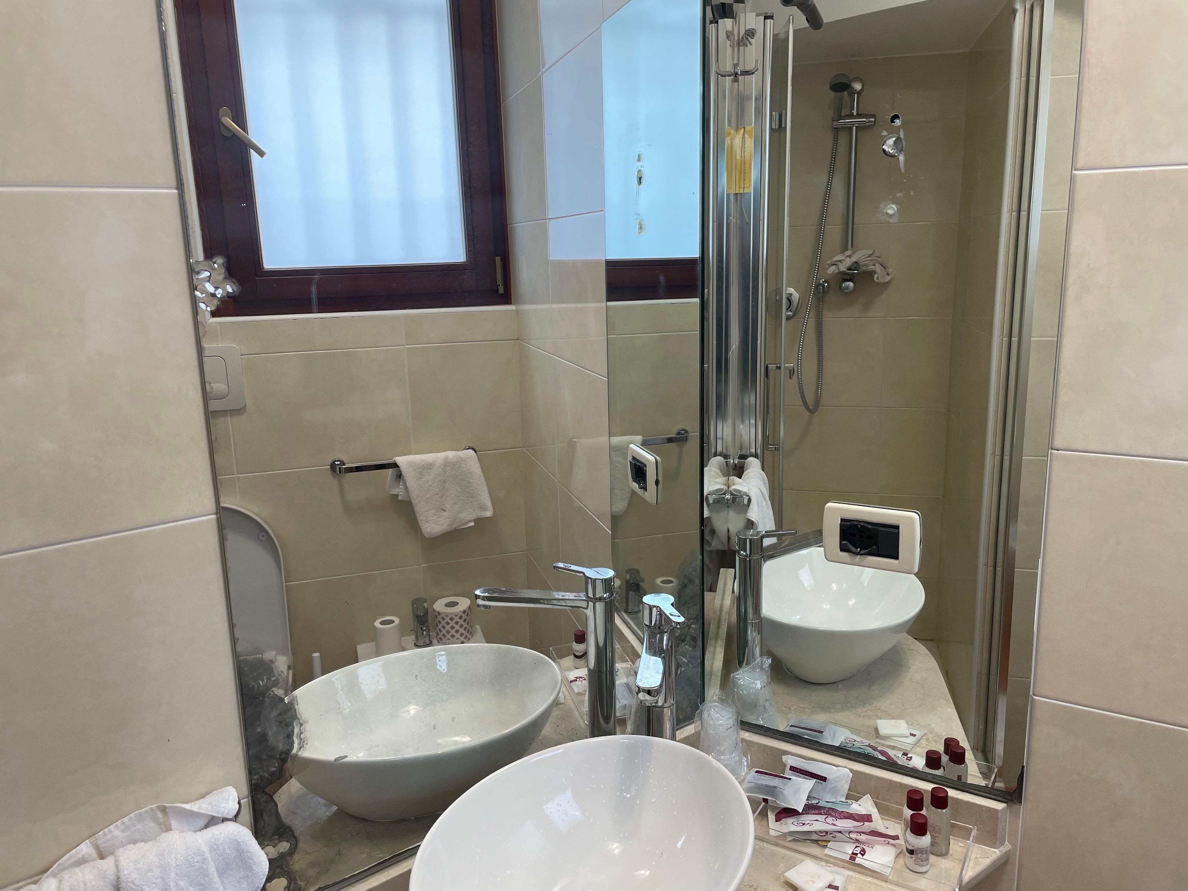 Mirror and socket
