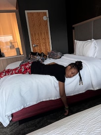 My niece was very exhausted after the long drive and found the bed very comfortable đ„°
