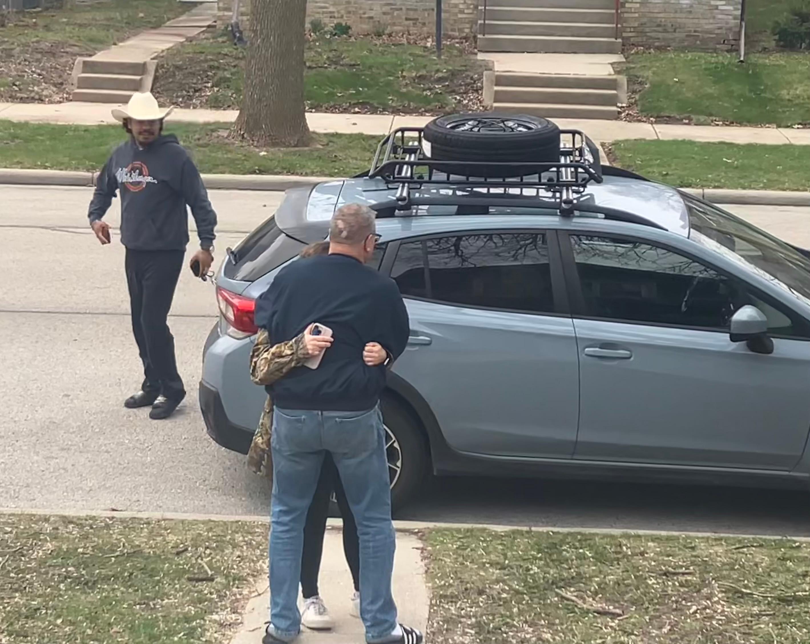 Welcoming the ones who drove from Texas.