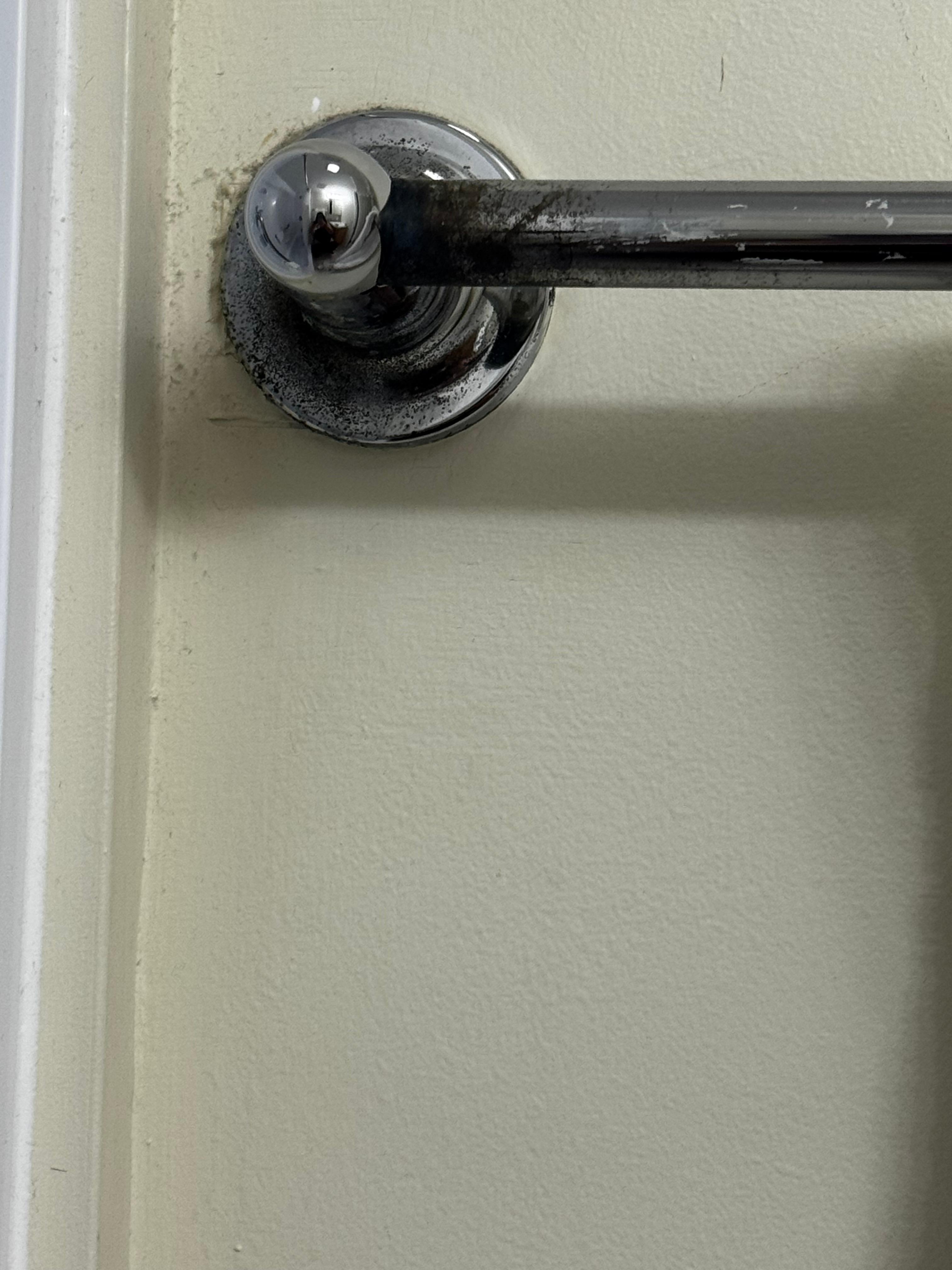Towel hanger