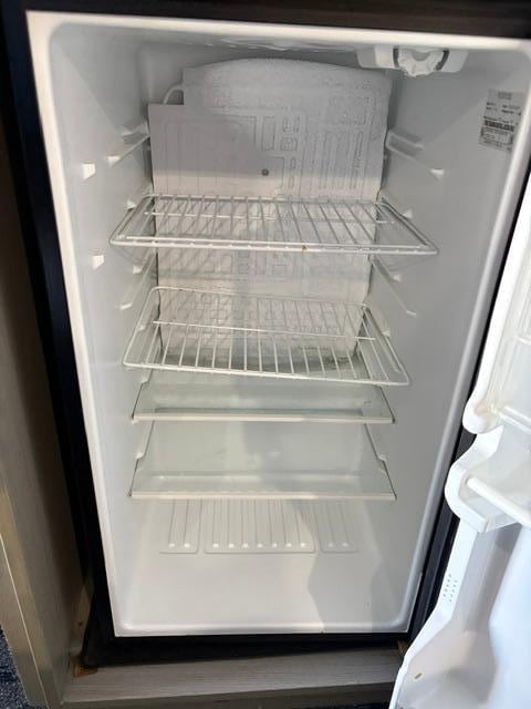 Fridge did not work and had no freezer