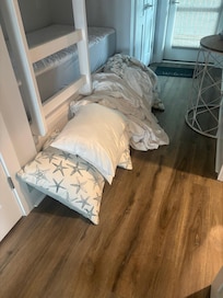 Room not clean, had to wait 2 hours