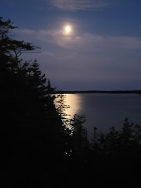 Sturgeon moon on the water