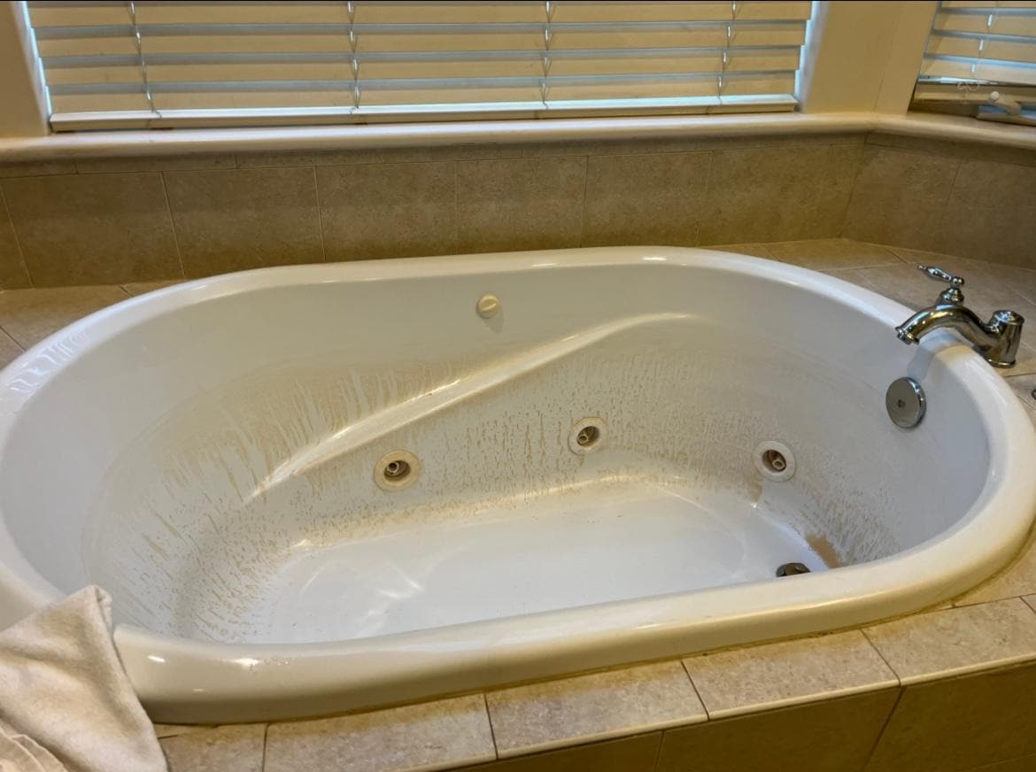 The tub after I used 1 round of jetted tub cleaner.