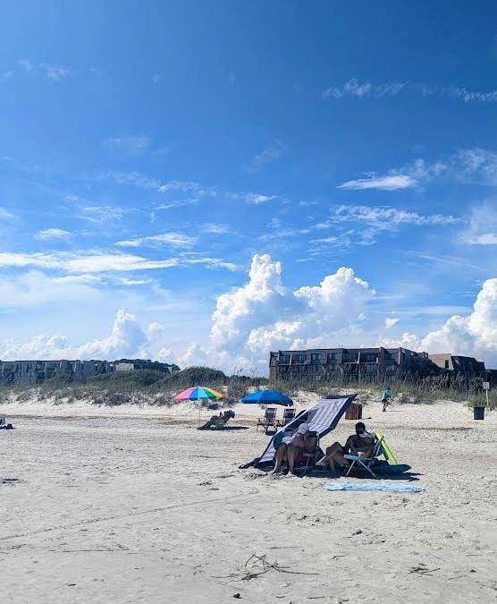 Beach pretty uncrowded this time of year, especially at low tide!