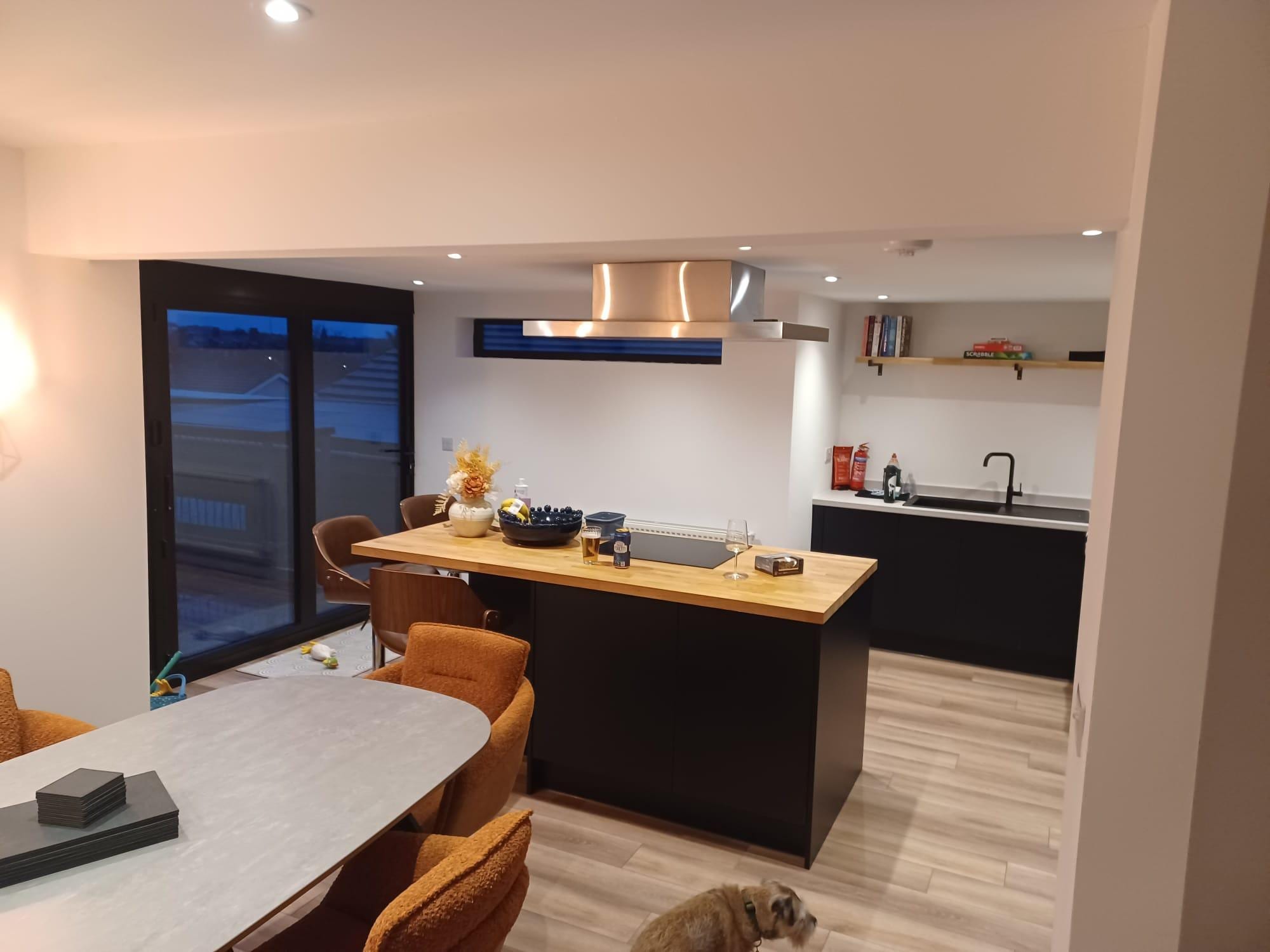 Very smart and well equipped - cosy!