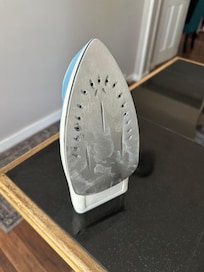 Iron that ruined our clothes