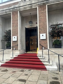 Entrance steps