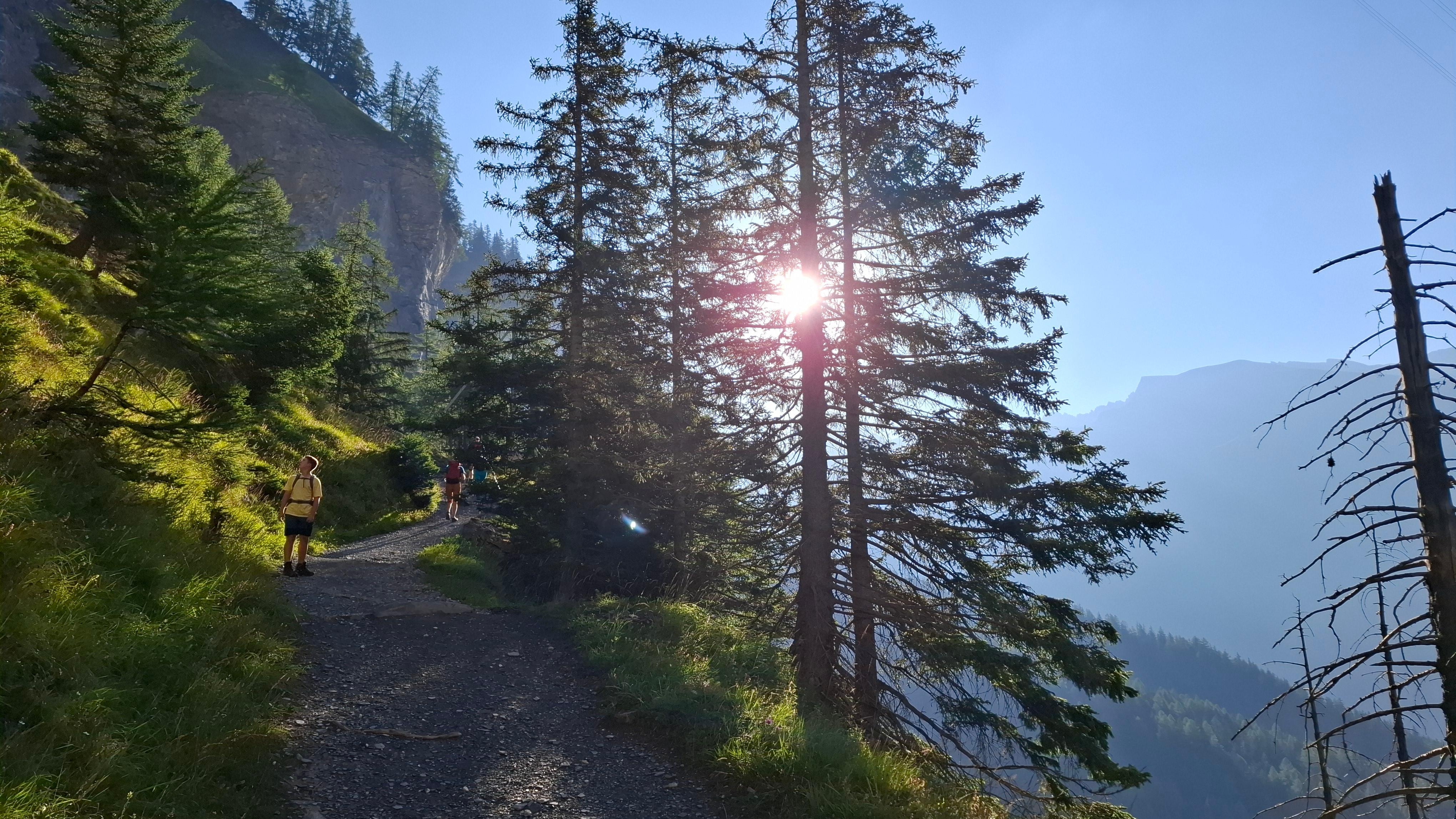 Aufstieg auf die Gemmi. Zu Fuß direkt von der Wohnung. 