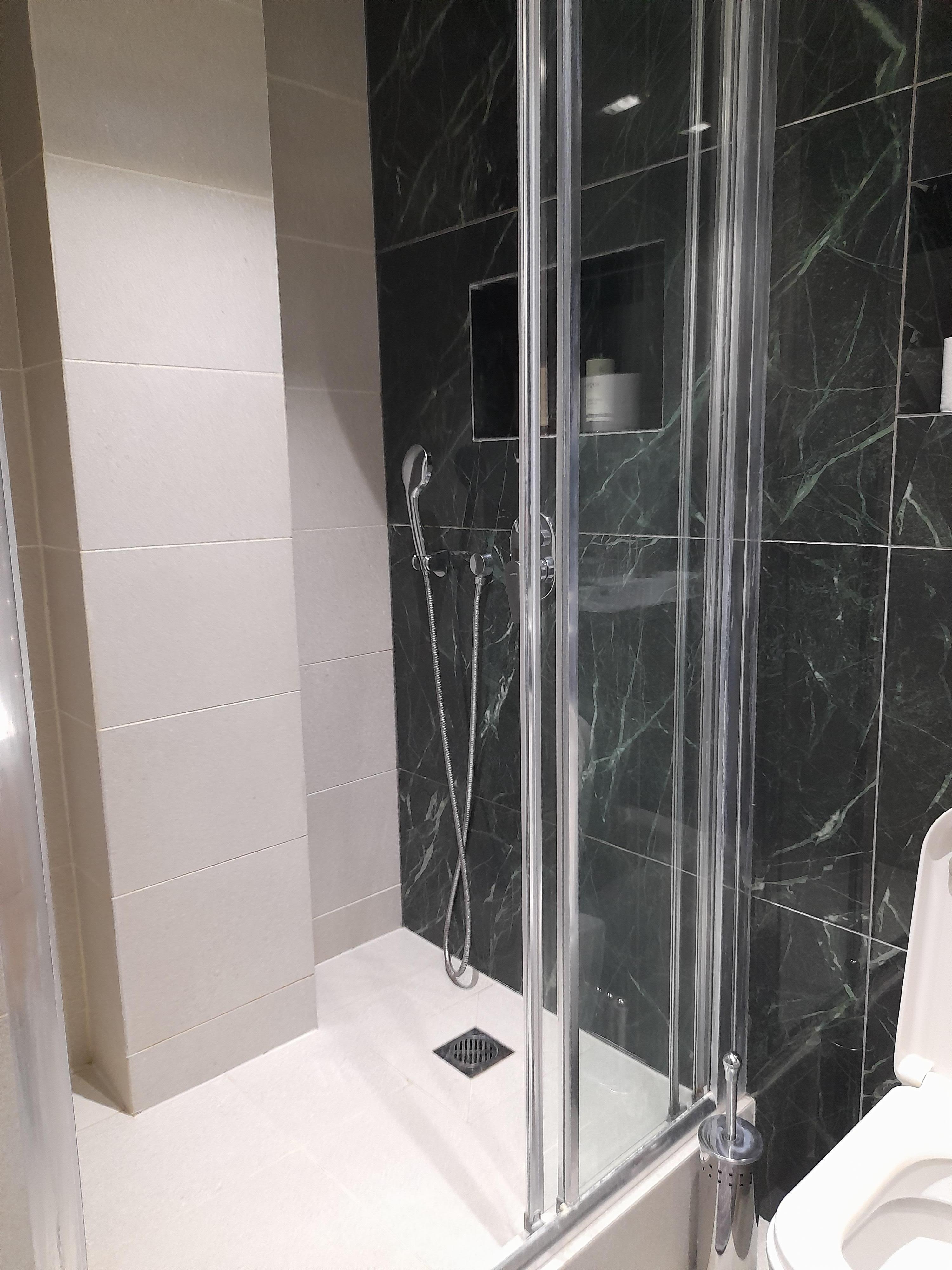 excellent modern shower