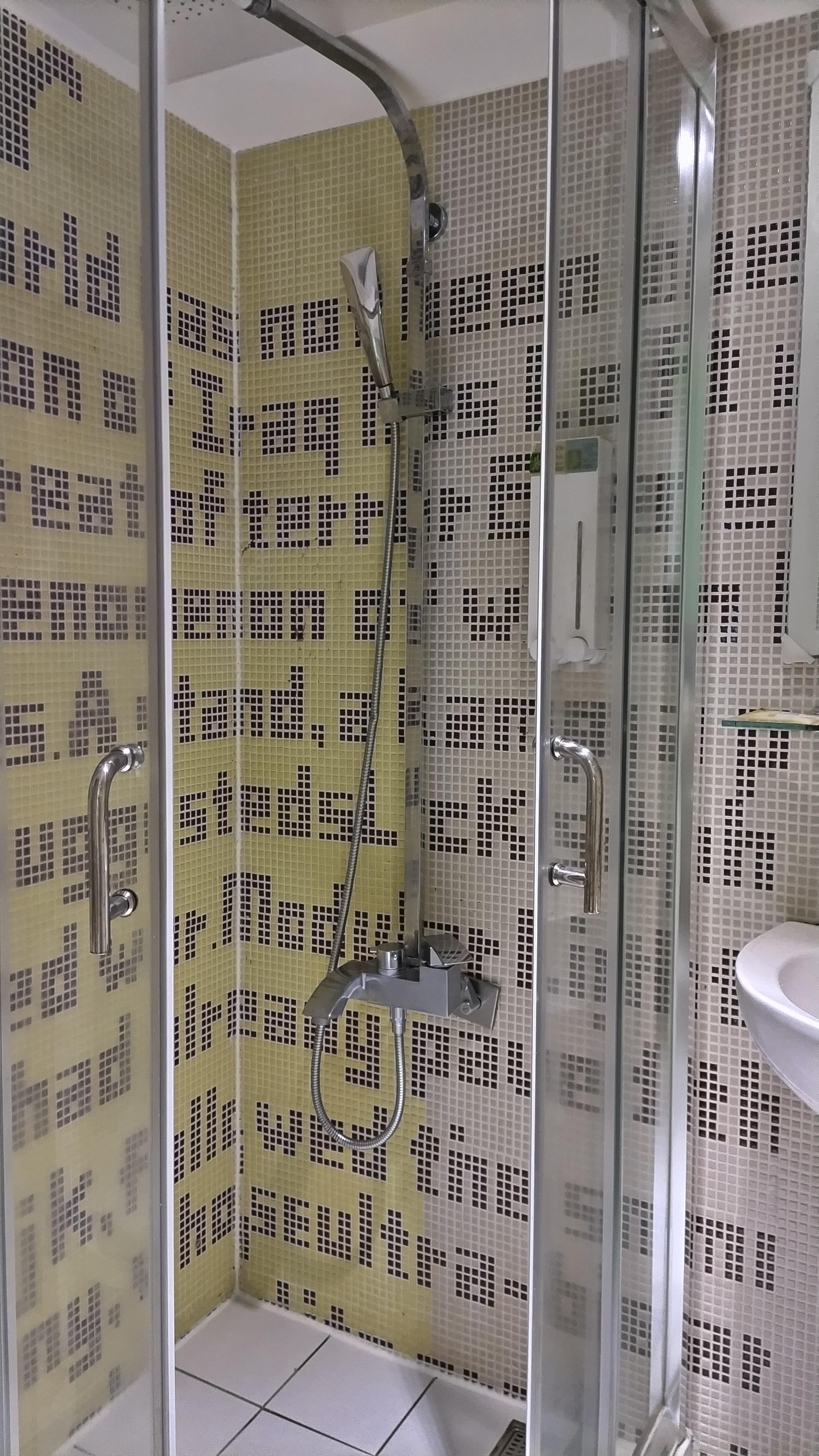 シャワーブース