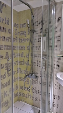 シャワーブース