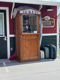 Welcome door look at that detail! Thank you for your
Hospitality