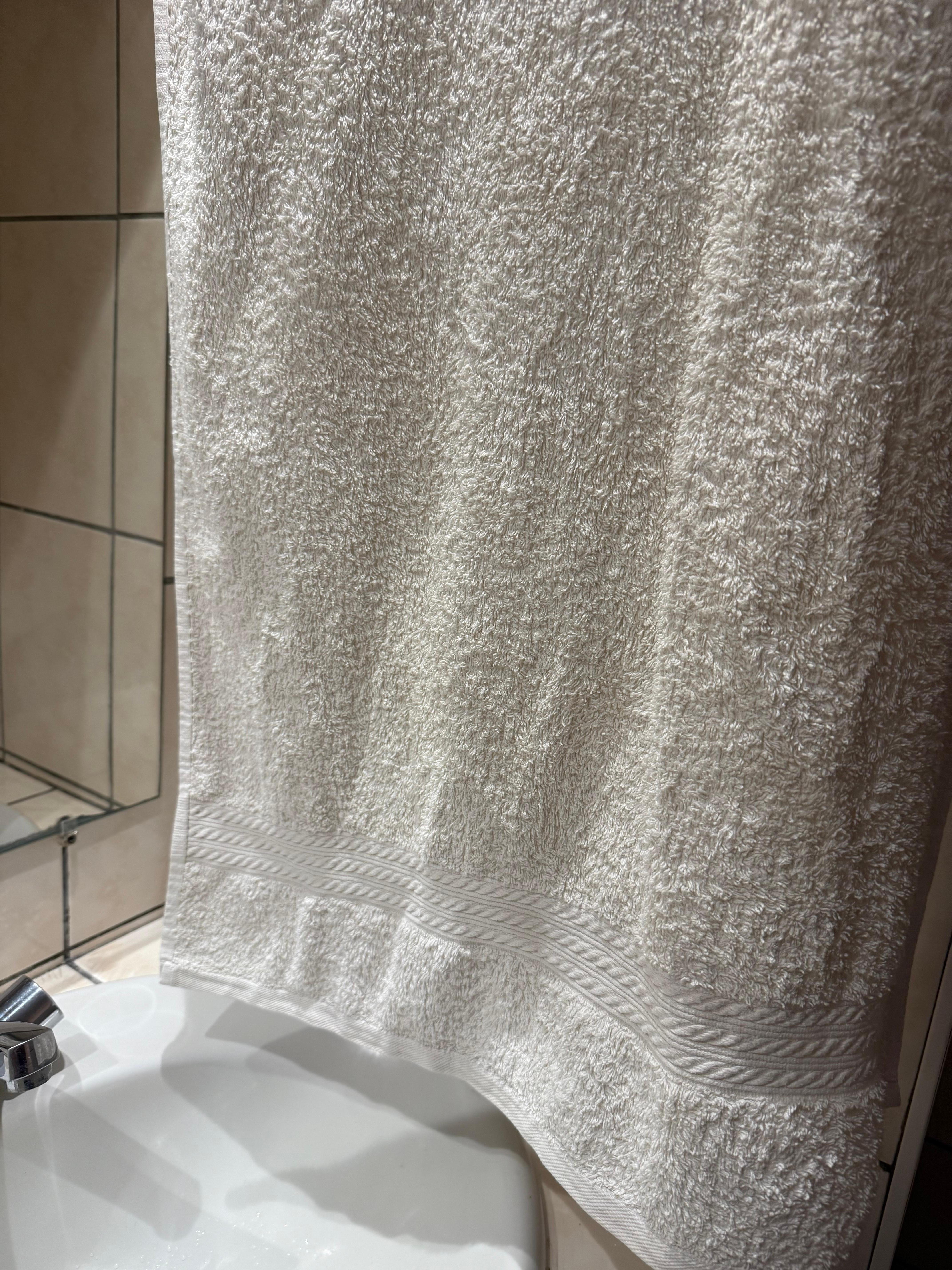 Serviettes très rude et sale 