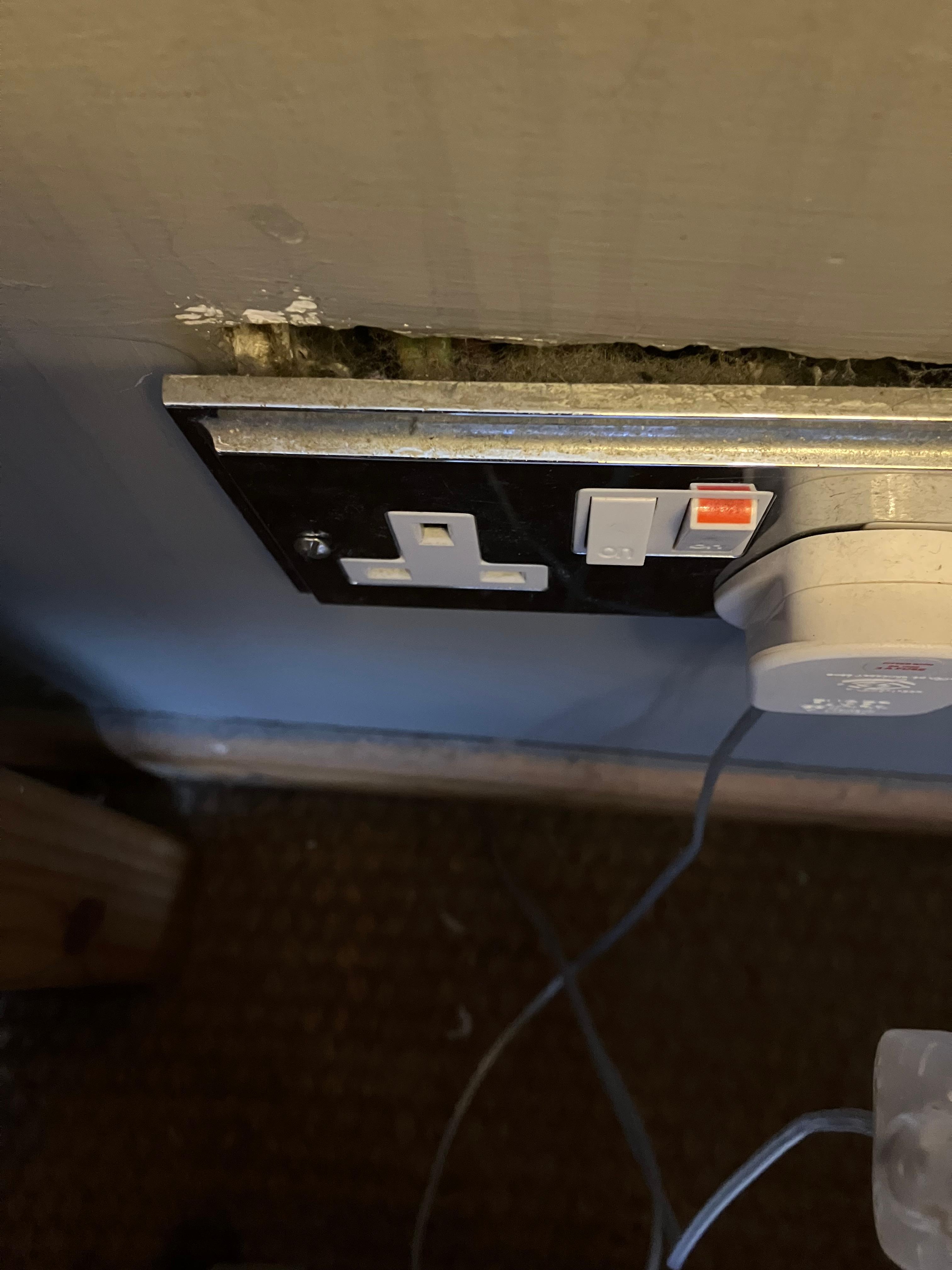 Bedroom socket in middle bedroom