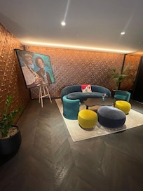 Hotel
lobby