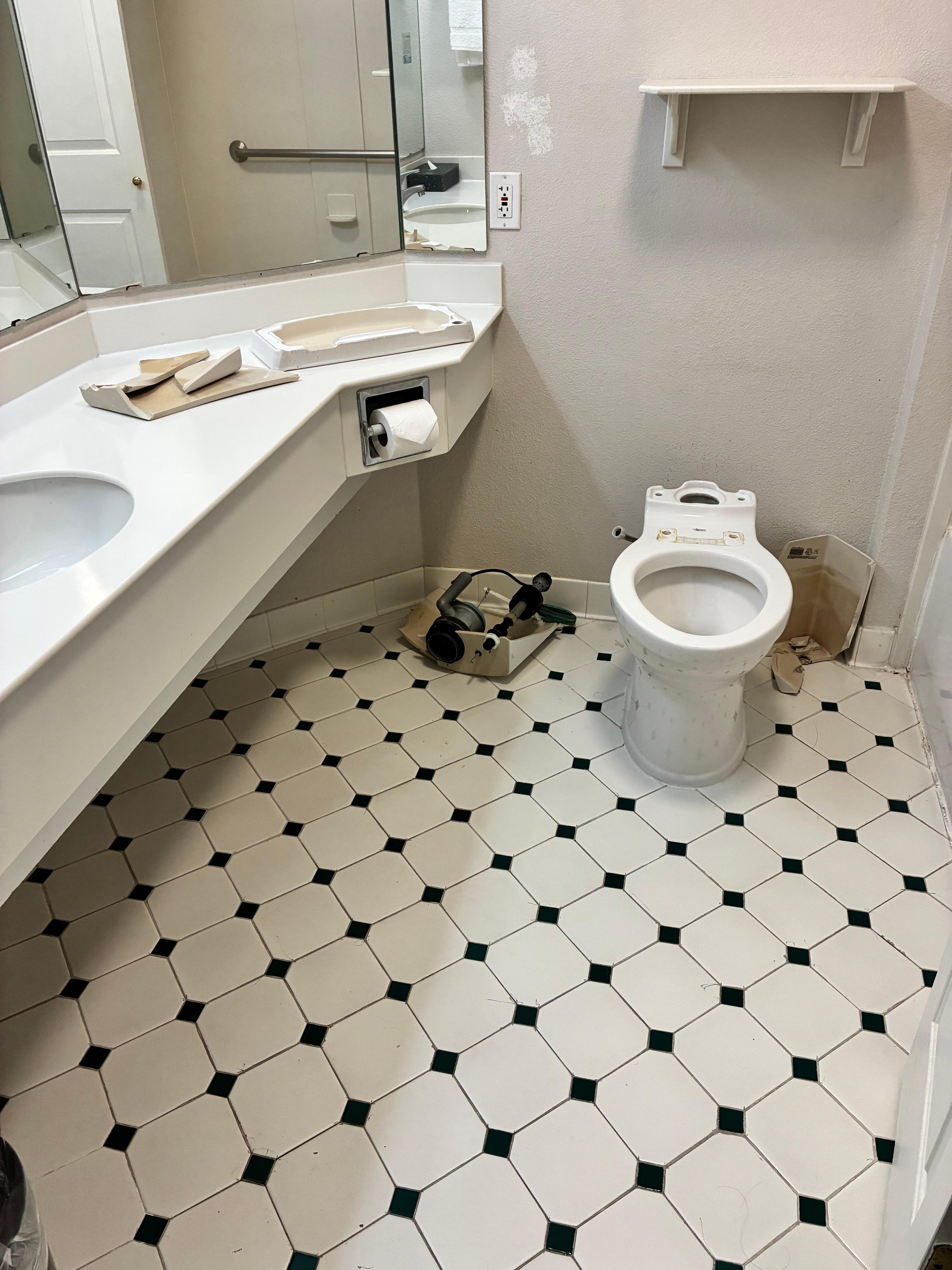 Toilet broken when we arrived 