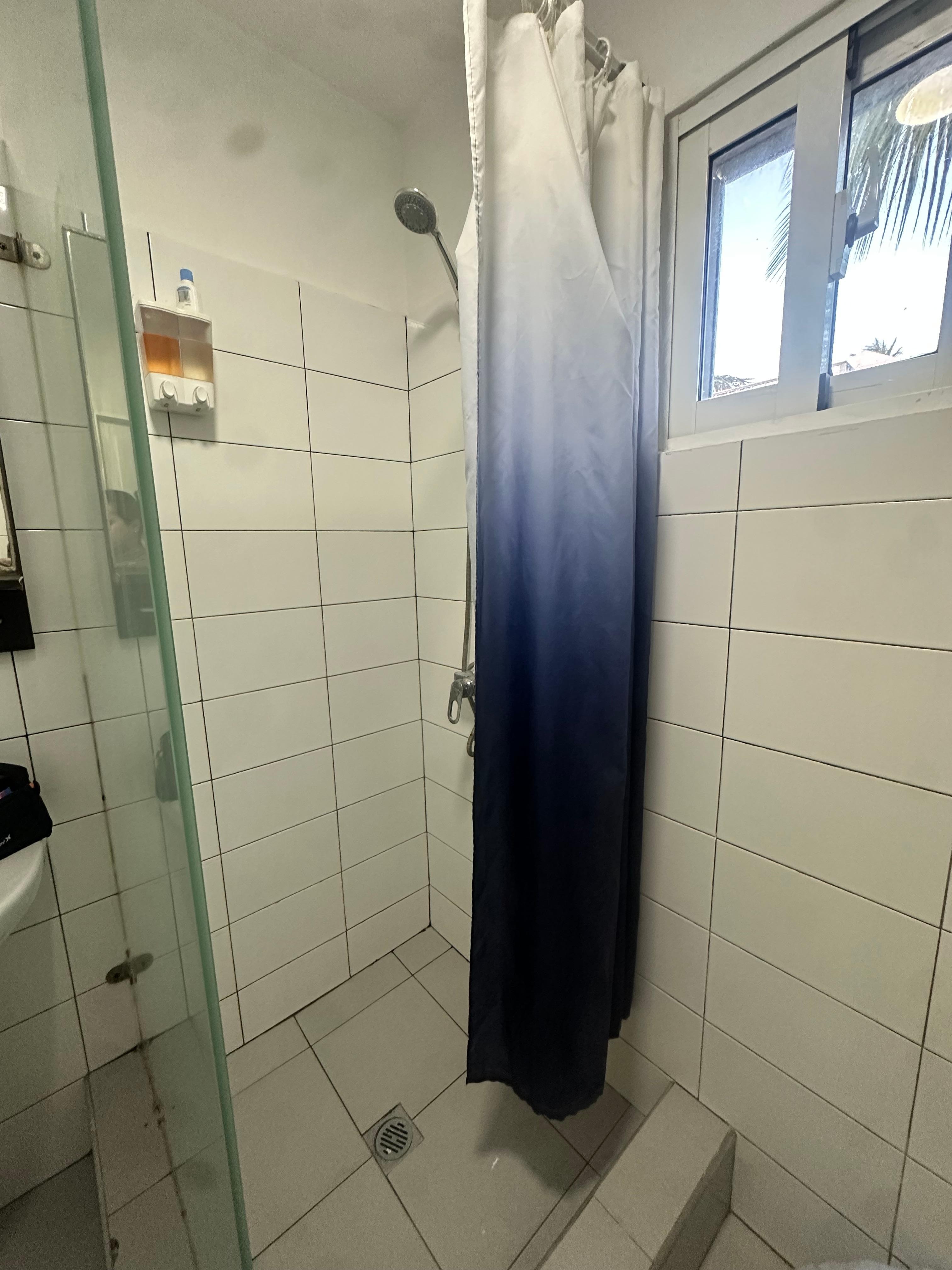 Window was’nt close with courtain , no privacy. 