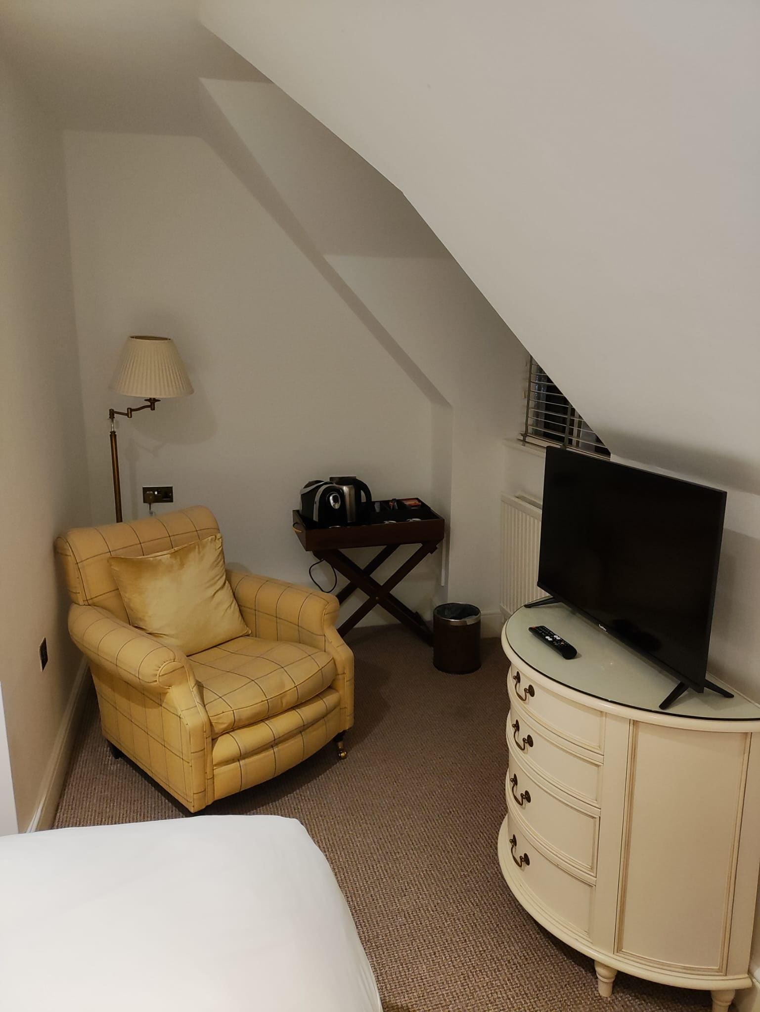 Seating area in Deluxe Room