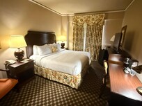 Menger Hotel, king room