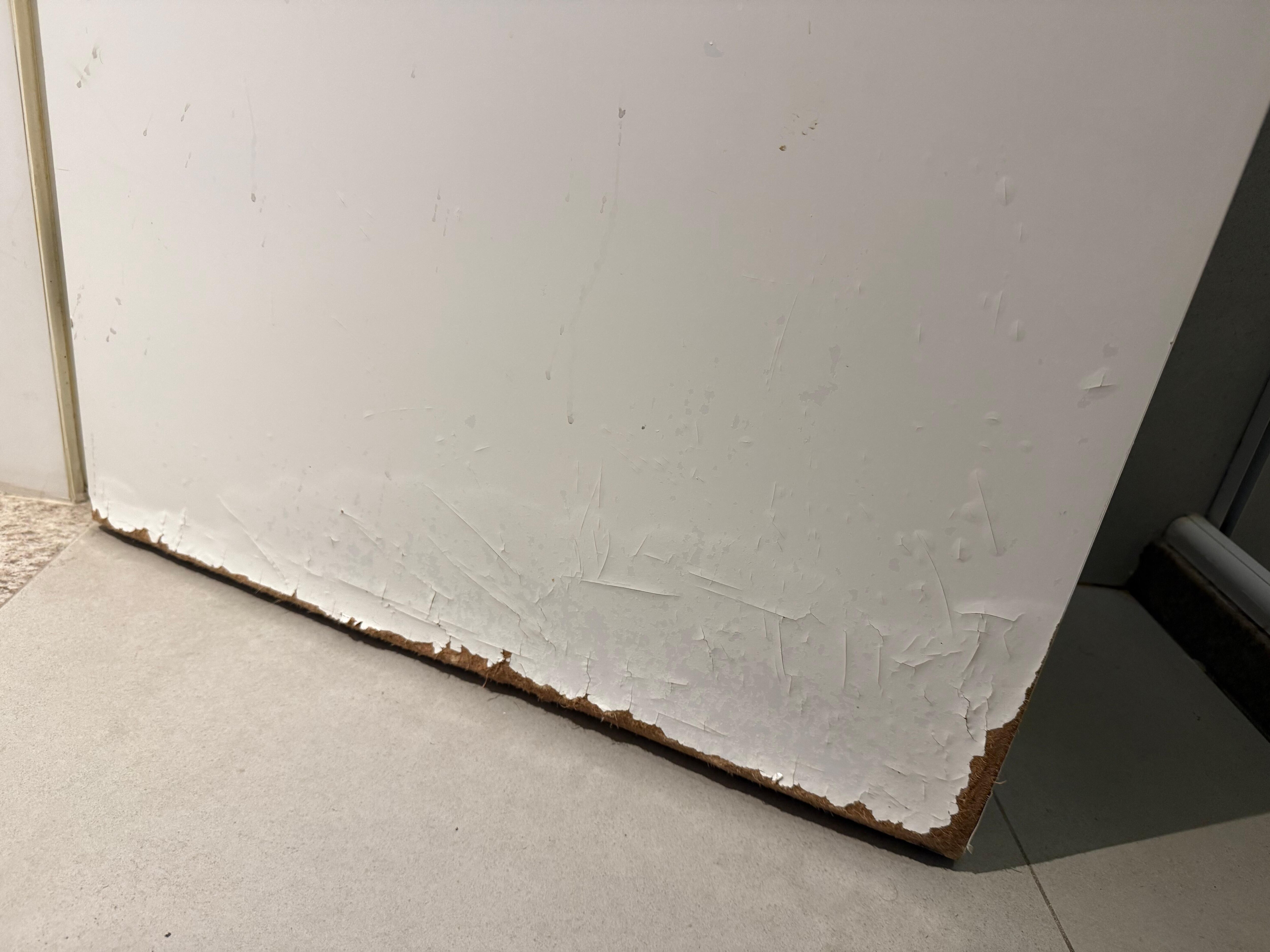 Damaged port on the door
