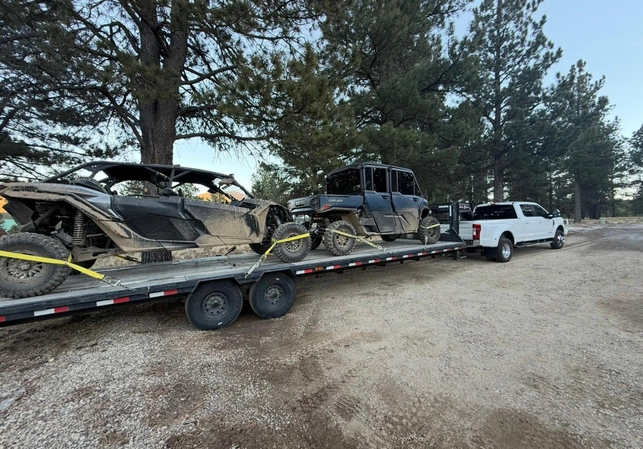 Drive way has a ton of parking ! 