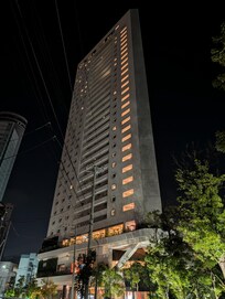 Hotelansicht (Nacht)