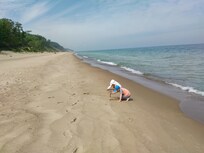 Beach (Lake Michigan) less than a mile walk away
