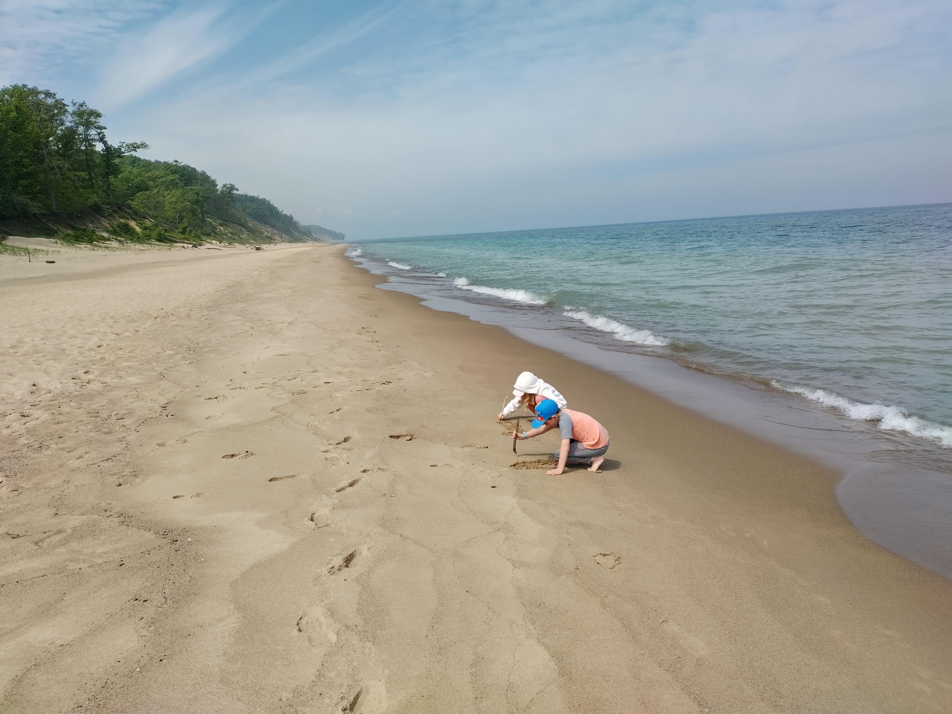 Beach (Lake Michigan) less than a mile walk away