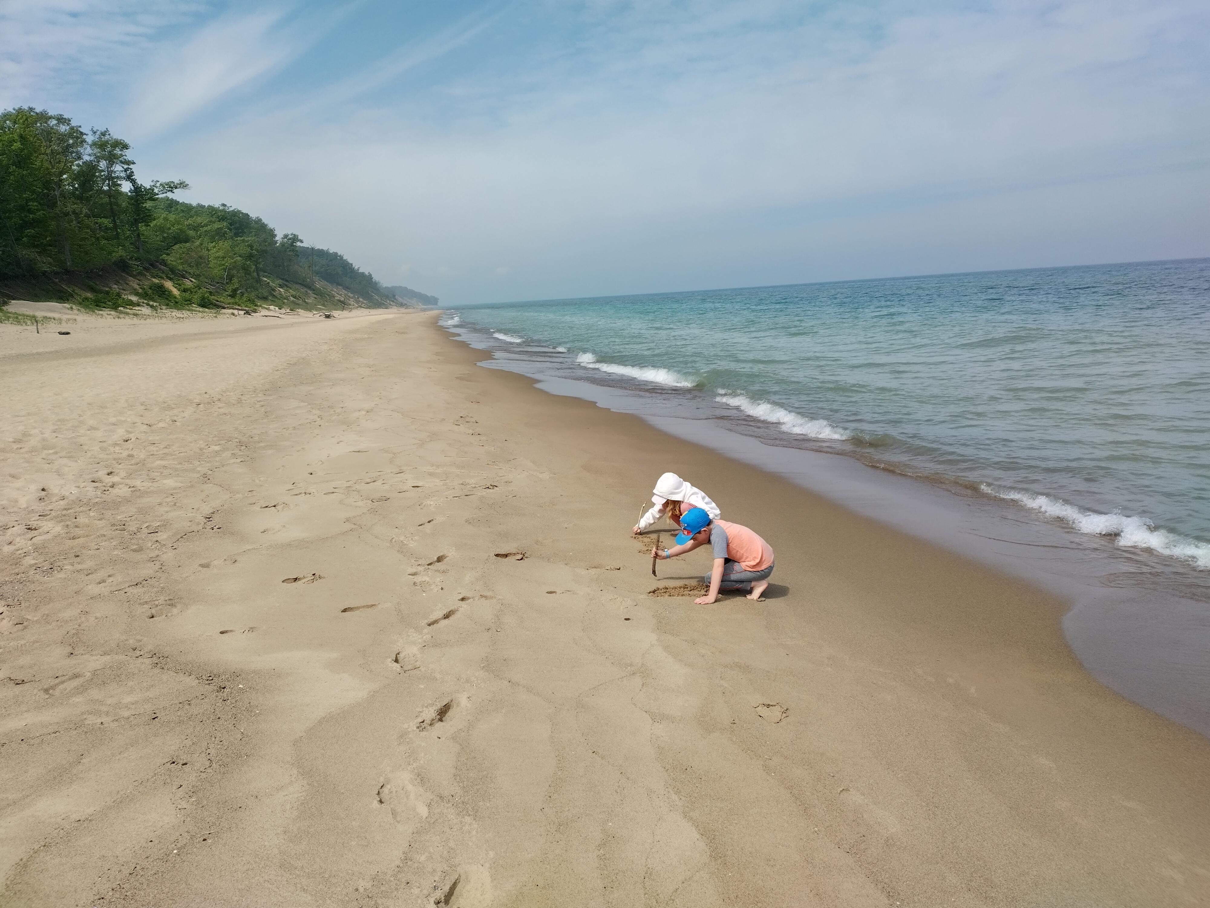 Beach (Lake Michigan) less than a mile walk away