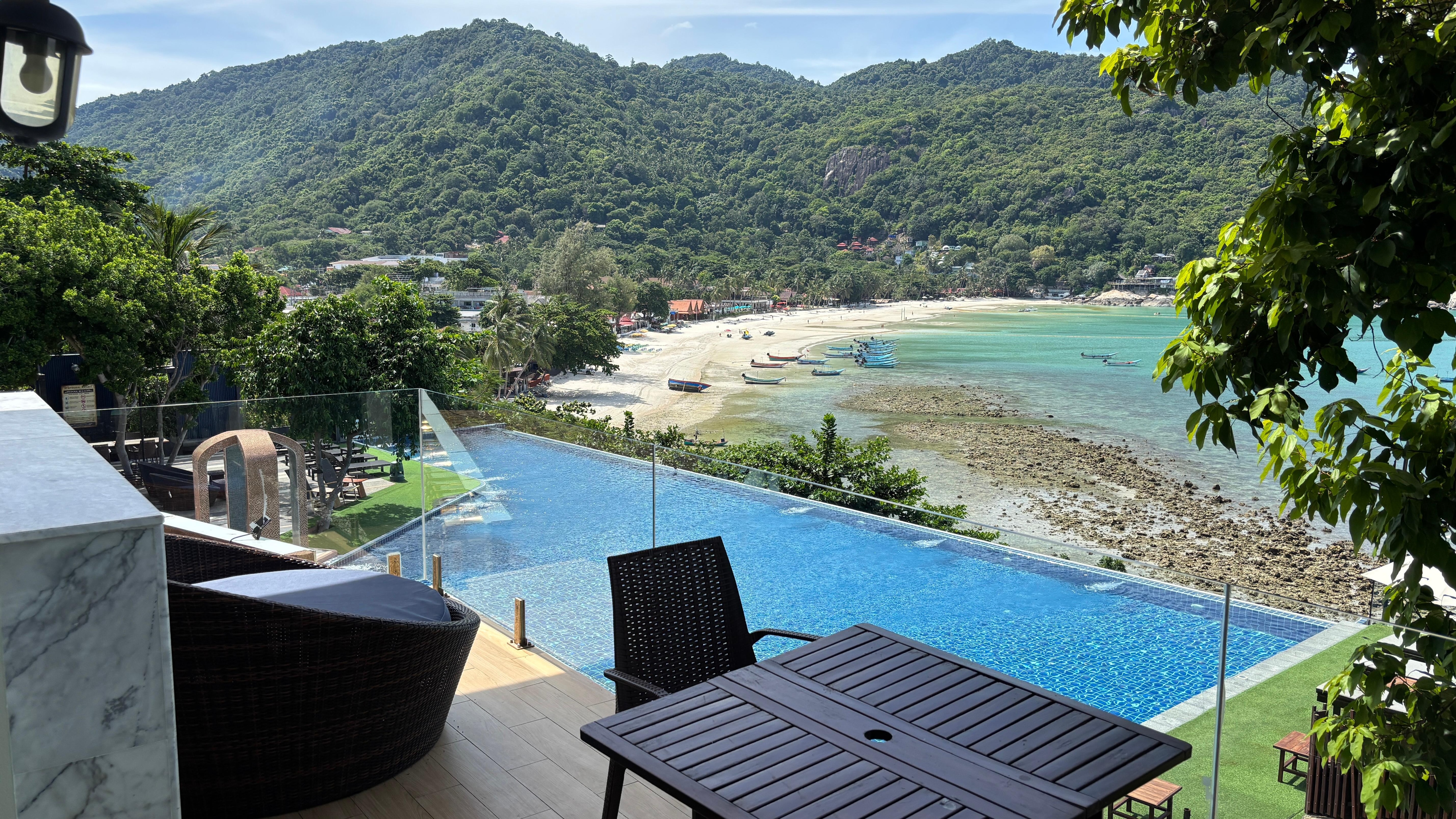 Skymoon Pool, Blick von der Suite
