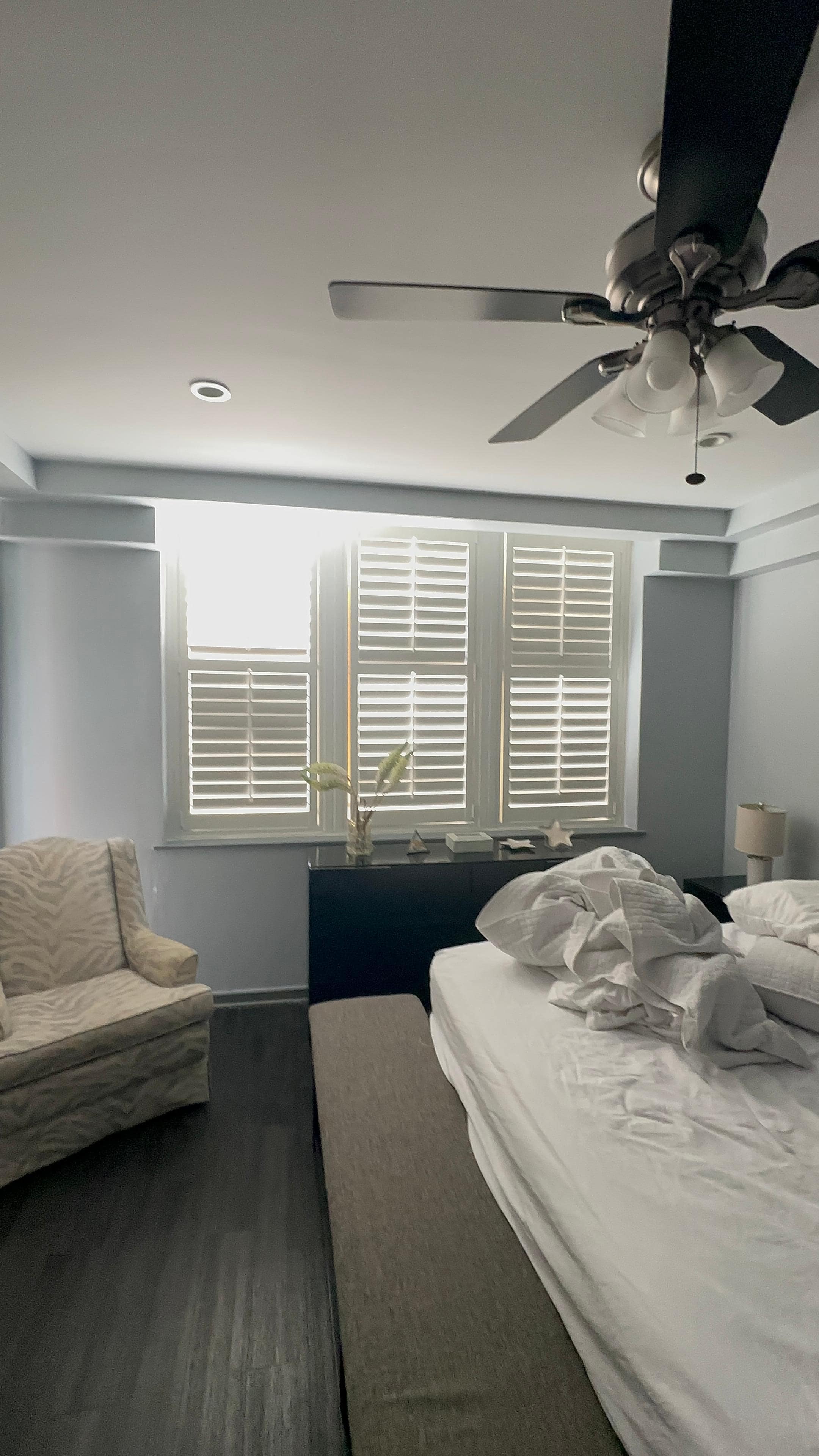 Left top wouldn’t stay shut was able to get middle to finally close when fan was off