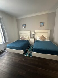 Double Queen beds