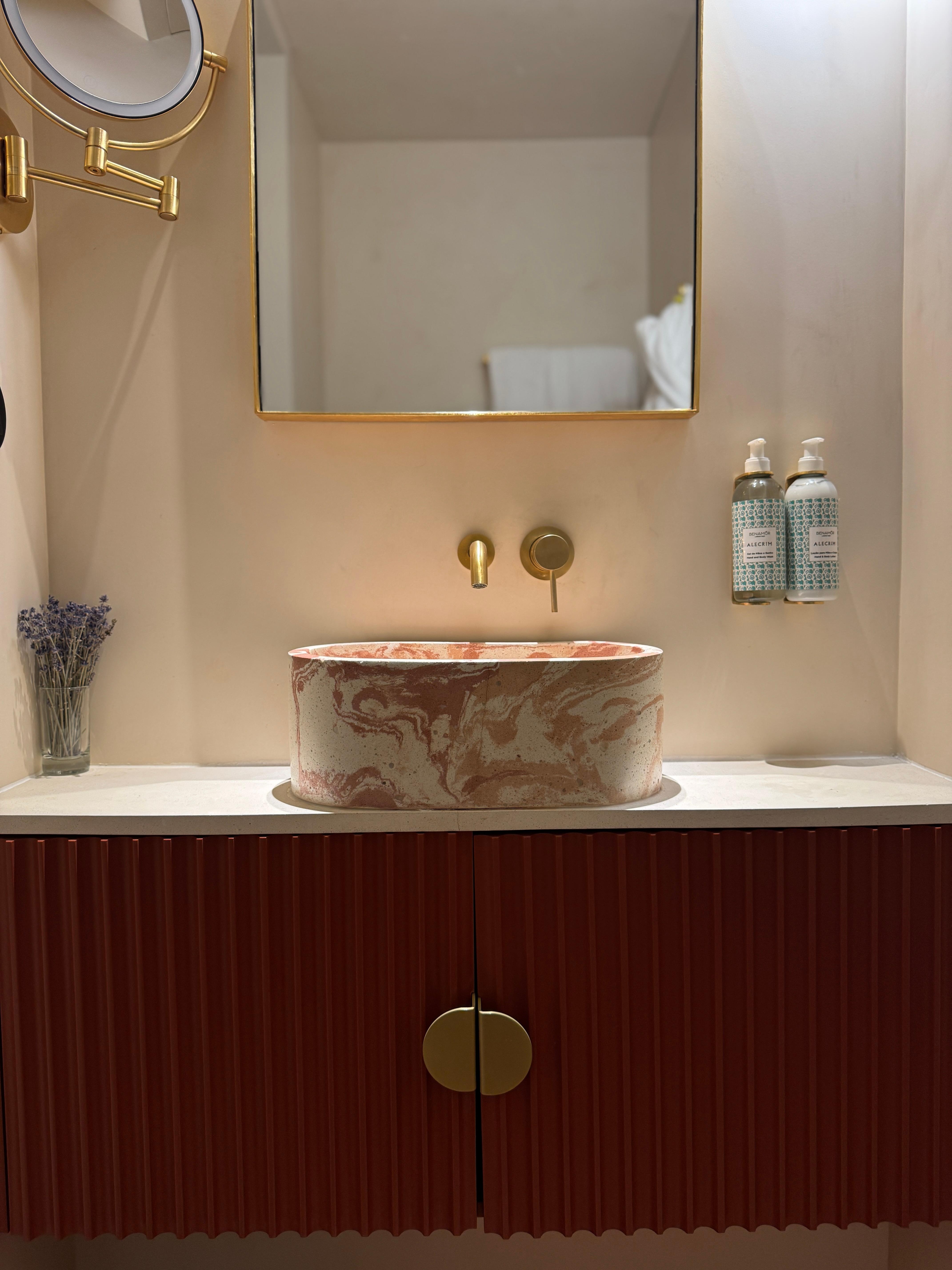 Deluxe loft bathroom 