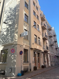 Nothing like the pics online.