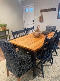 Nice decide throughout the house. Totally my aesthetic.