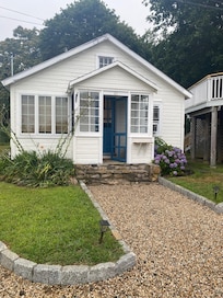 Garden Cottage rich in love and charm