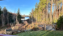 Blick von der Terrasse auf den See Mosjön