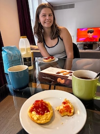 Our first breakfast in London. It was fantastic to have such a great kitchen!