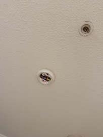 No smoke detector even though I booked a non smoking room!