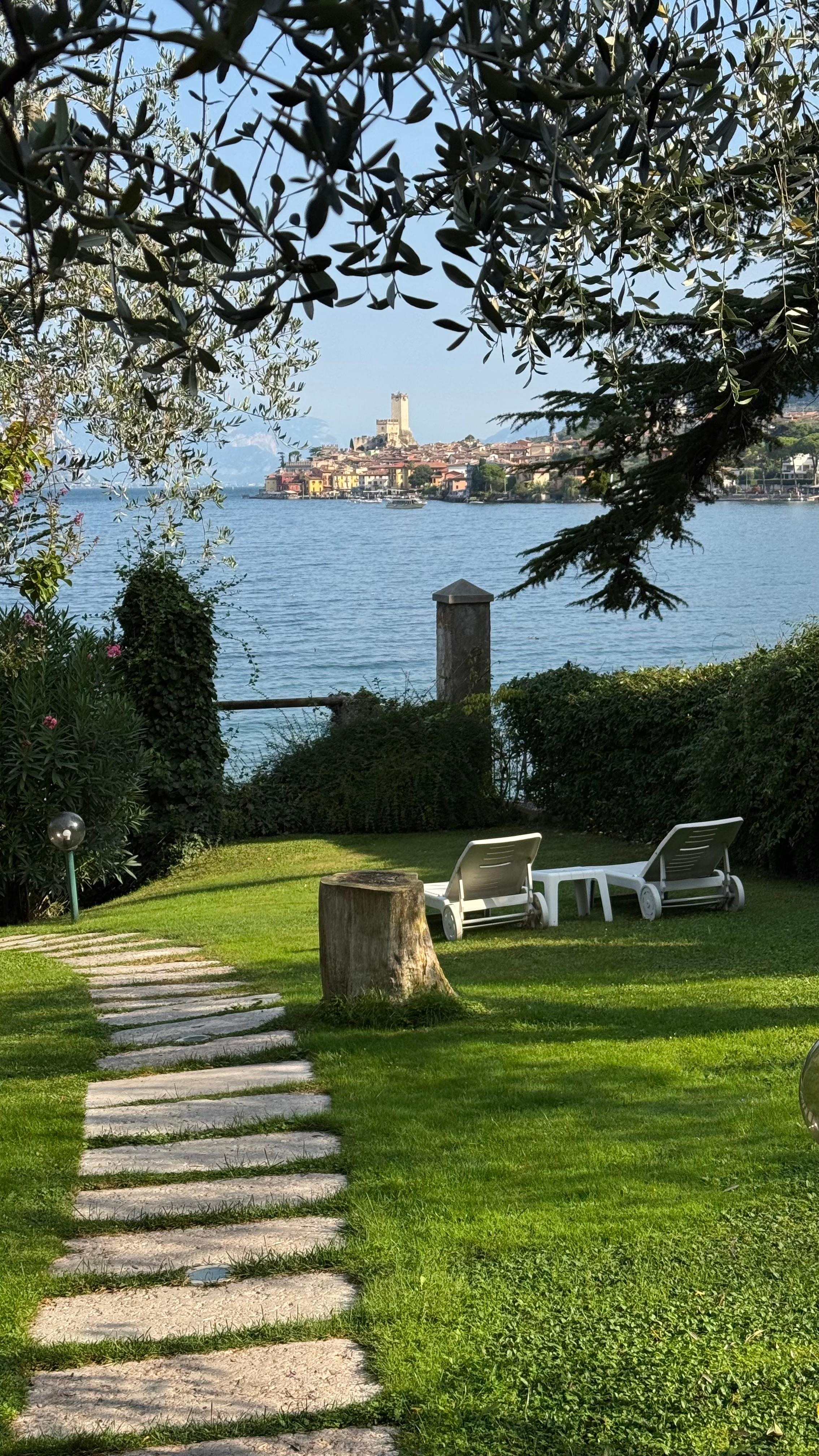 Ausblick direkt von der Terasse im EG