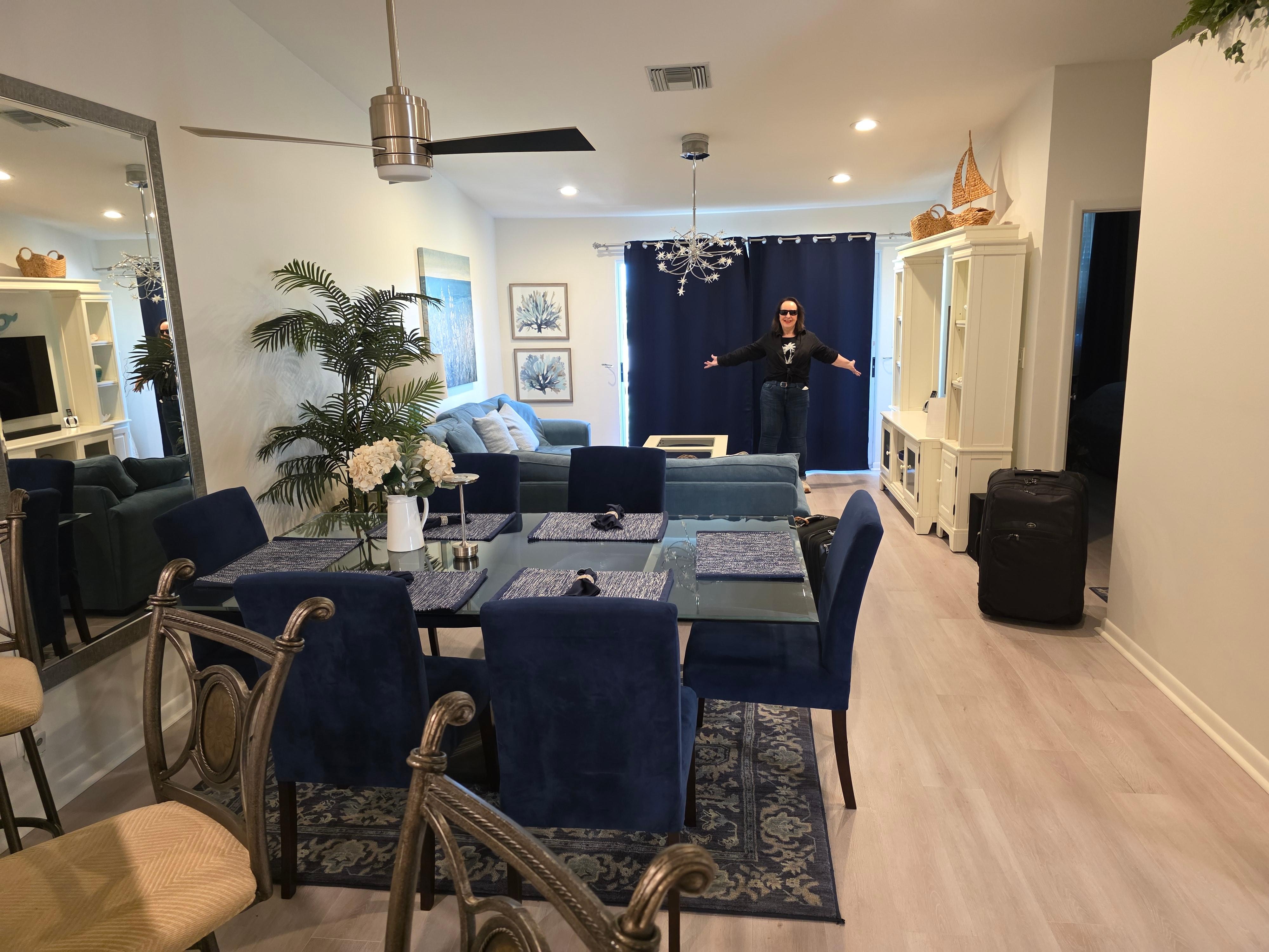 Great dining & living room. Alot  television  channels & sound bar.