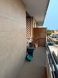 Balkon links