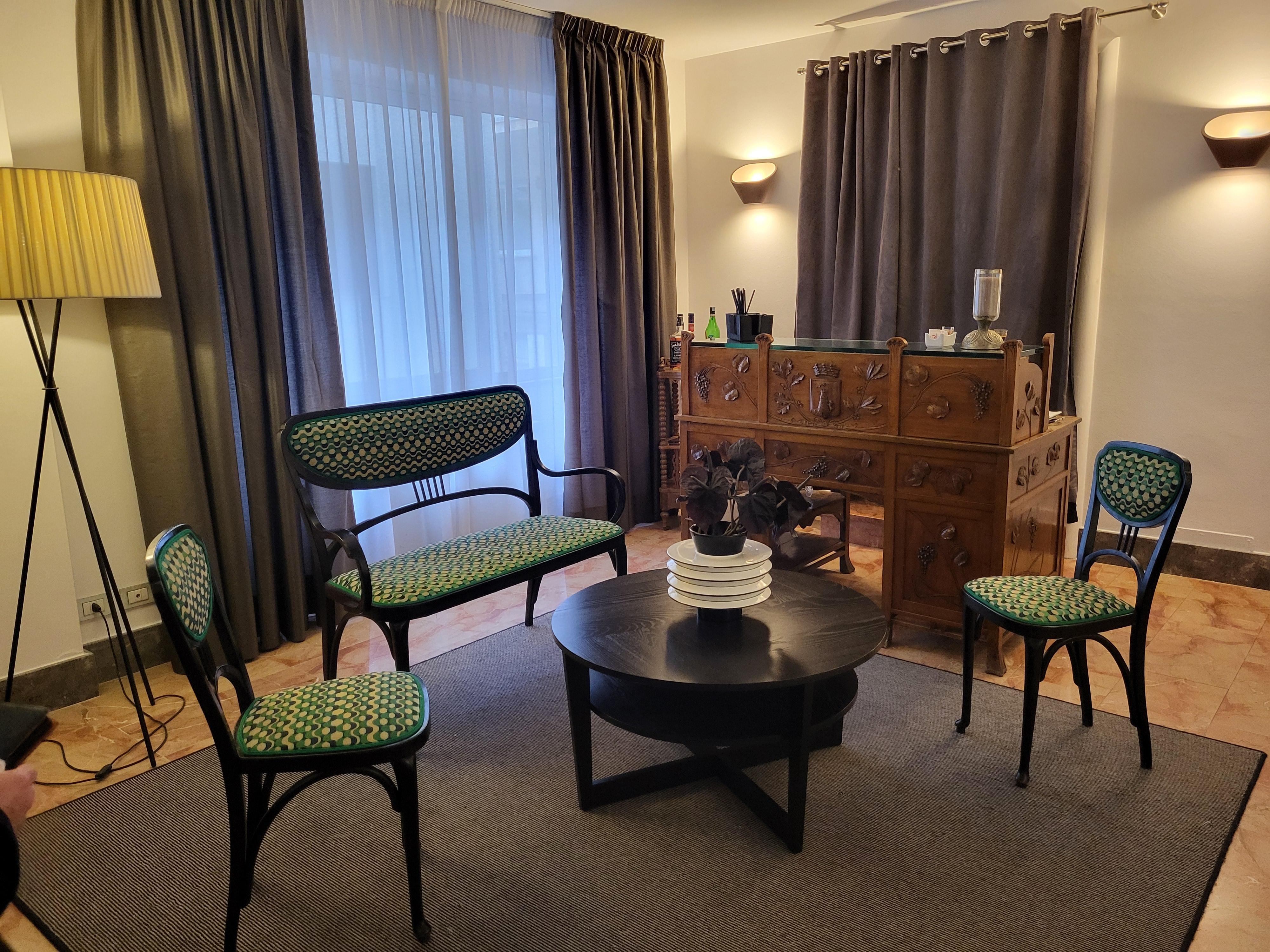 Great relaxing areas.